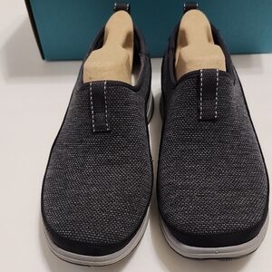 BZEES Slip Ons, NEW, 7-1/2
